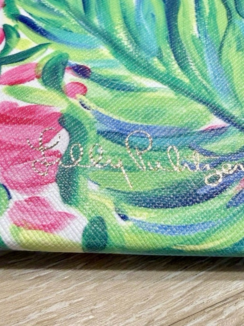 Lilly Pulitzer Green and Pink Tropical Sunglasses Case-Foldable - Picture 6 of 7